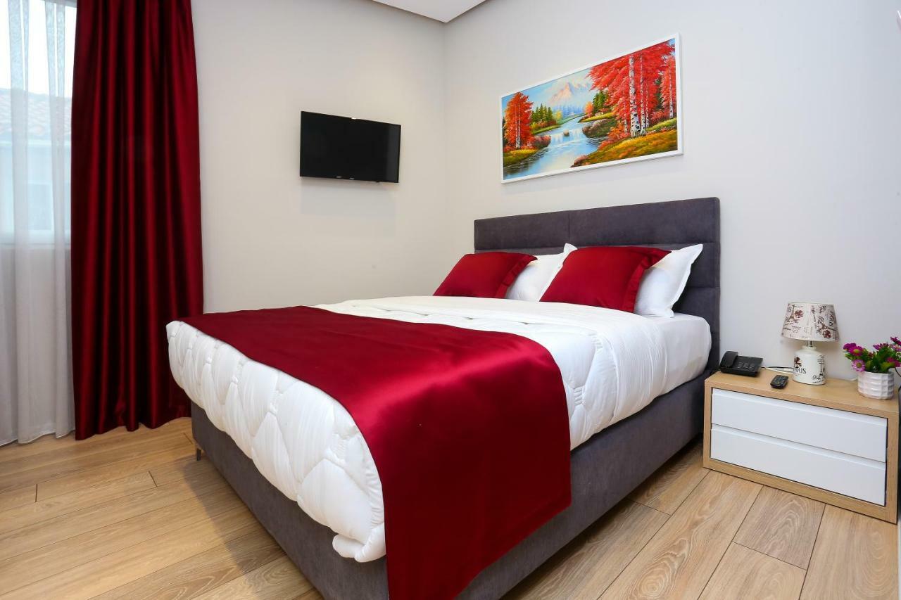 Emerald Boutique Hotel Tirana Exterior photo