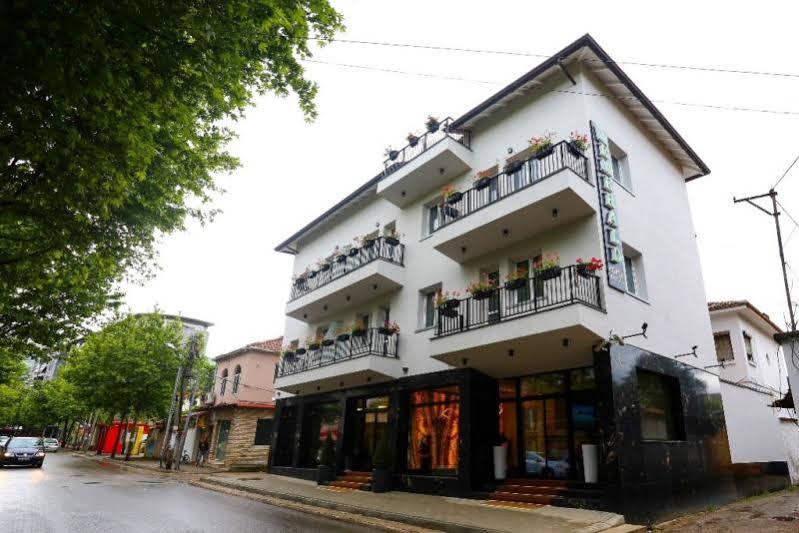 Emerald Boutique Hotel Tirana Exterior photo